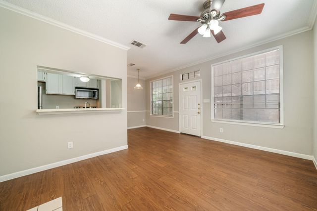2300 Leon ST 101, Austin, TX 78705
