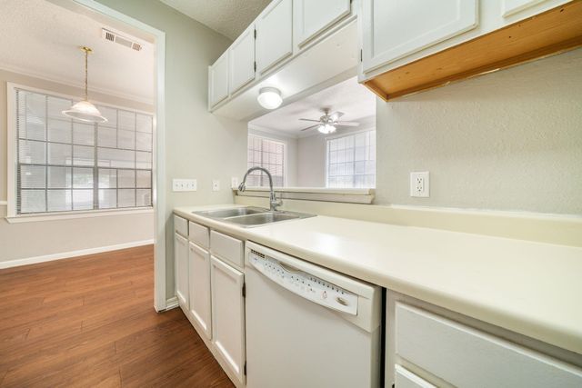 2300 Leon ST 101, Austin, TX 78705