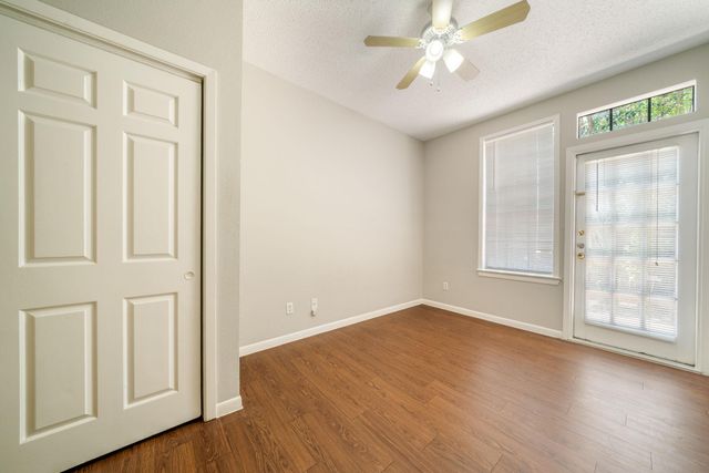 2300 Leon ST 101, Austin, TX 78705