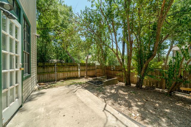 2300 Leon ST 101, Austin, TX 78705