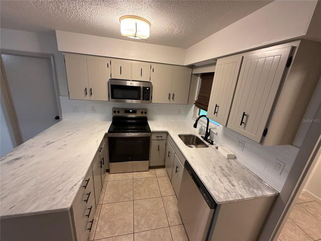 1706 NE 4TH STREET, Ocala, FL 34470