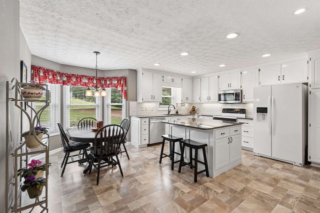 121 Chestnut Hill Drive, Canton, GA 30114