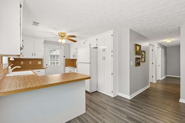 121 Chestnut Hill Drive, Canton, GA 30114