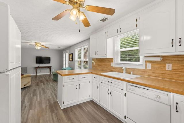 121 Chestnut Hill Drive, Canton, GA 30114