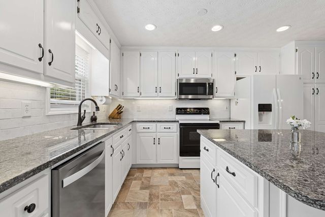 121 Chestnut Hill Drive, Canton, GA 30114