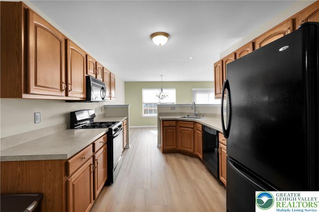 6835 Lincoln Drive, Lower Macungie Twp, PA 18062
