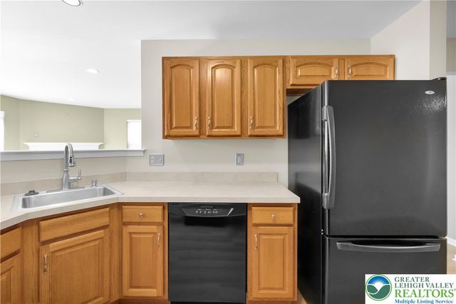 6835 Lincoln Drive, Lower Macungie Twp, PA 18062