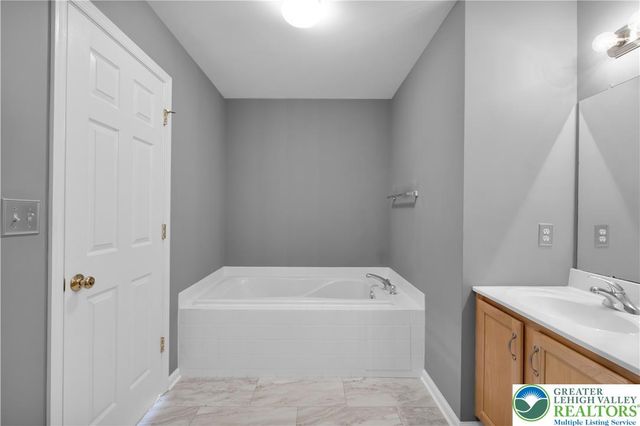 6835 Lincoln Drive, Lower Macungie Twp, PA 18062