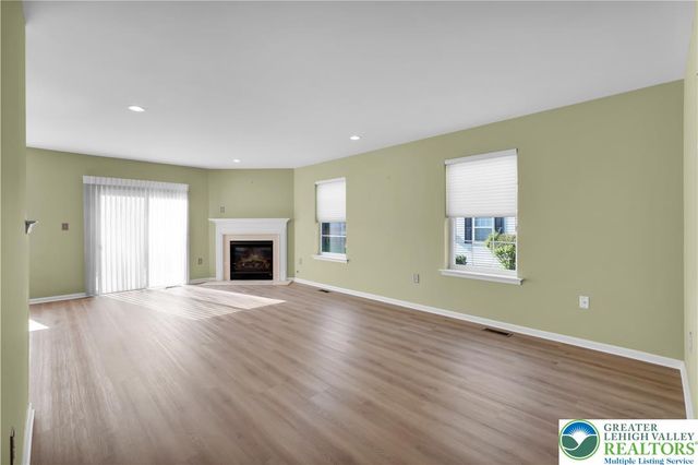6835 Lincoln Drive, Lower Macungie Twp, PA 18062