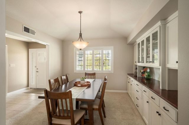 1572 E Decatur Avenue, Fresno, CA 93720