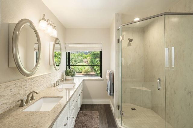 1572 E Decatur Avenue, Fresno, CA 93720