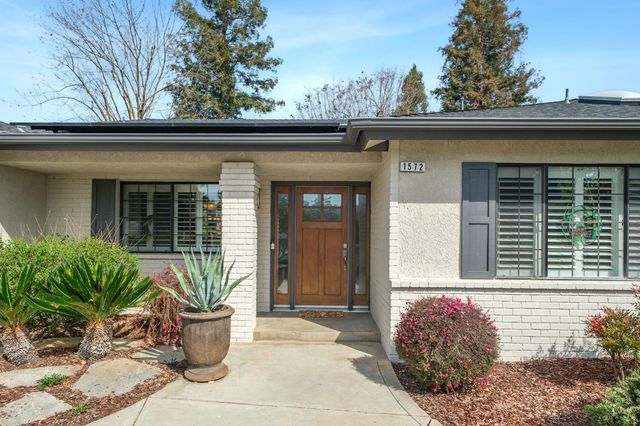 1572 E Decatur Avenue, Fresno, CA 93720