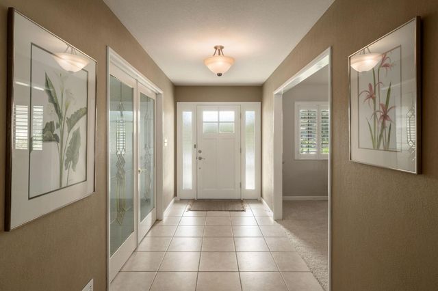 1572 E Decatur Avenue, Fresno, CA 93720