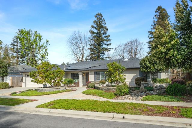 1572 E Decatur Avenue, Fresno, CA 93720