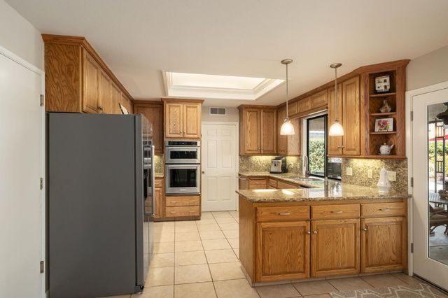 1572 E Decatur Avenue, Fresno, CA 93720