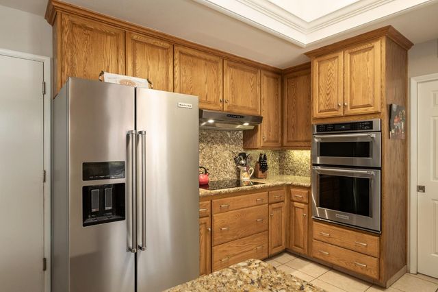 1572 E Decatur Avenue, Fresno, CA 93720