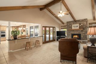 1572 E Decatur Avenue, Fresno, CA 93720