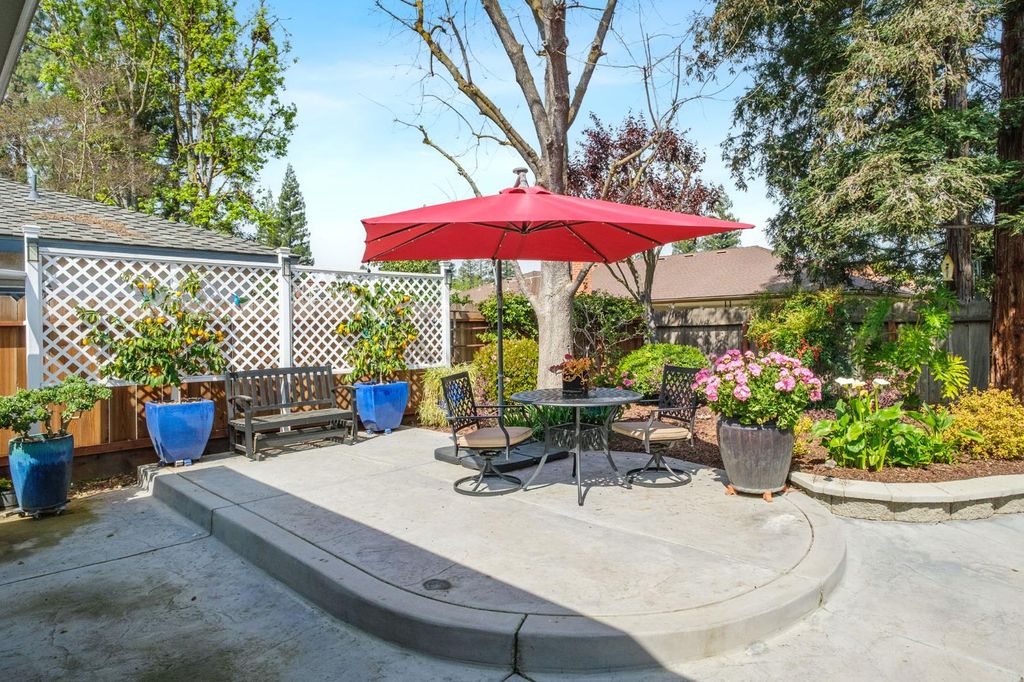 Image 30 of property listing at 1572 E Decatur Avenue, Fresno, CA 93720