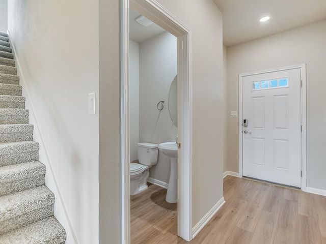 114 Fairmeadow Downs DR, Hutto, TX 78634