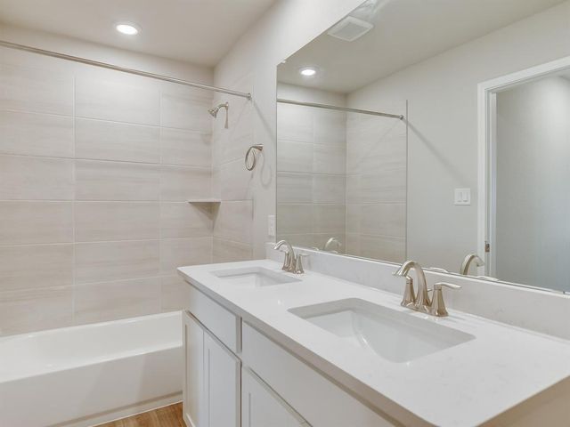 114 Fairmeadow Downs DR, Hutto, TX 78634
