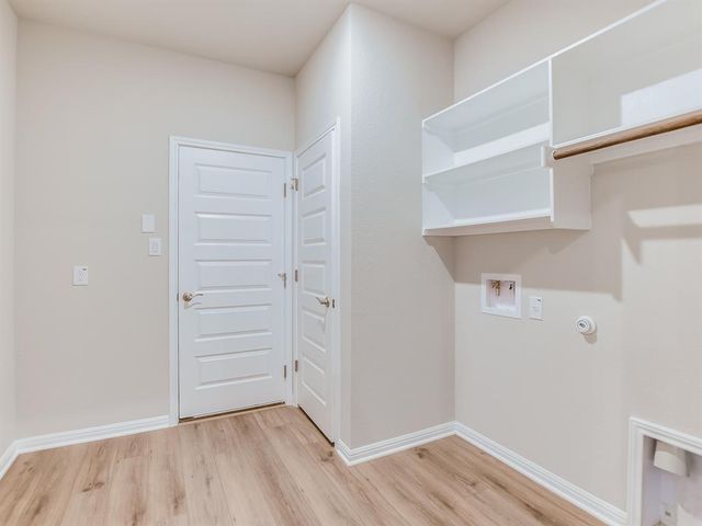 114 Fairmeadow Downs DR, Hutto, TX 78634