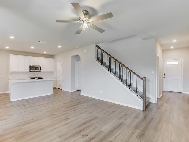 114 Fairmeadow Downs DR, Hutto, TX 78634