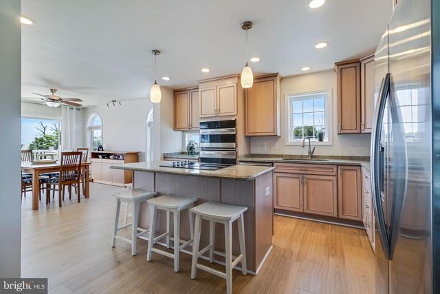 2818 BEACH DR, Huntingtown, MD 20639