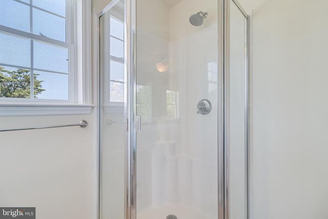 2818 BEACH DR, Huntingtown, MD 20639