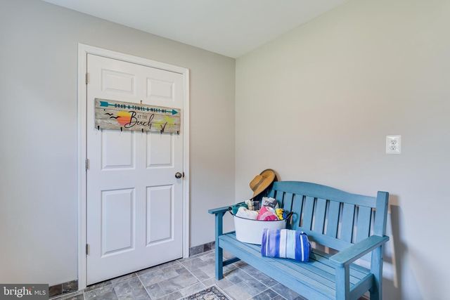 2818 BEACH DR, Huntingtown, MD 20639