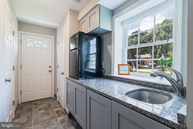2818 BEACH DR, Huntingtown, MD 20639