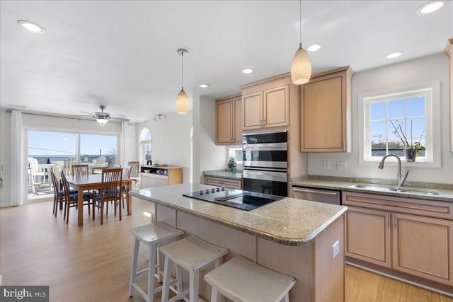 2818 BEACH DR, Huntingtown, MD 20639