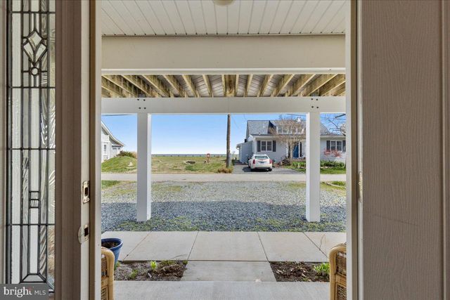 2818 BEACH DR, Huntingtown, MD 20639