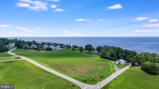 2818 BEACH DR, Huntingtown, MD 20639