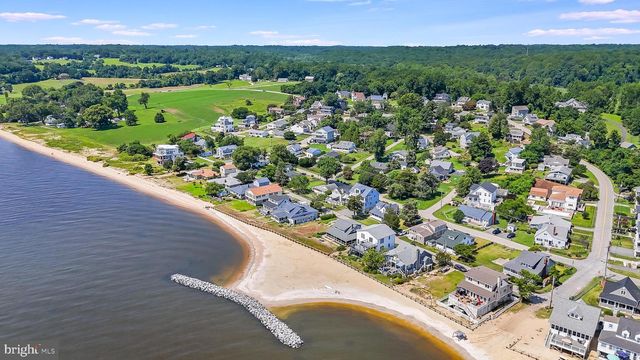 2818 BEACH DR, Huntingtown, MD 20639