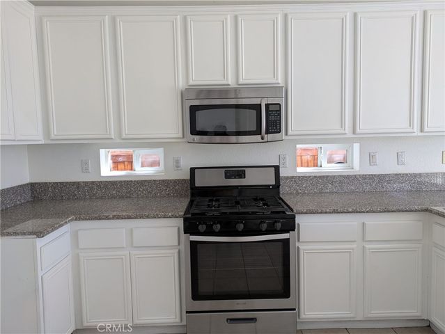 14285 Honeyhill Street, Victorville, CA 92394