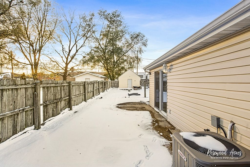 Image 21 of property listing at 453 S Dearborn Avenue, Bradley, IL 60915