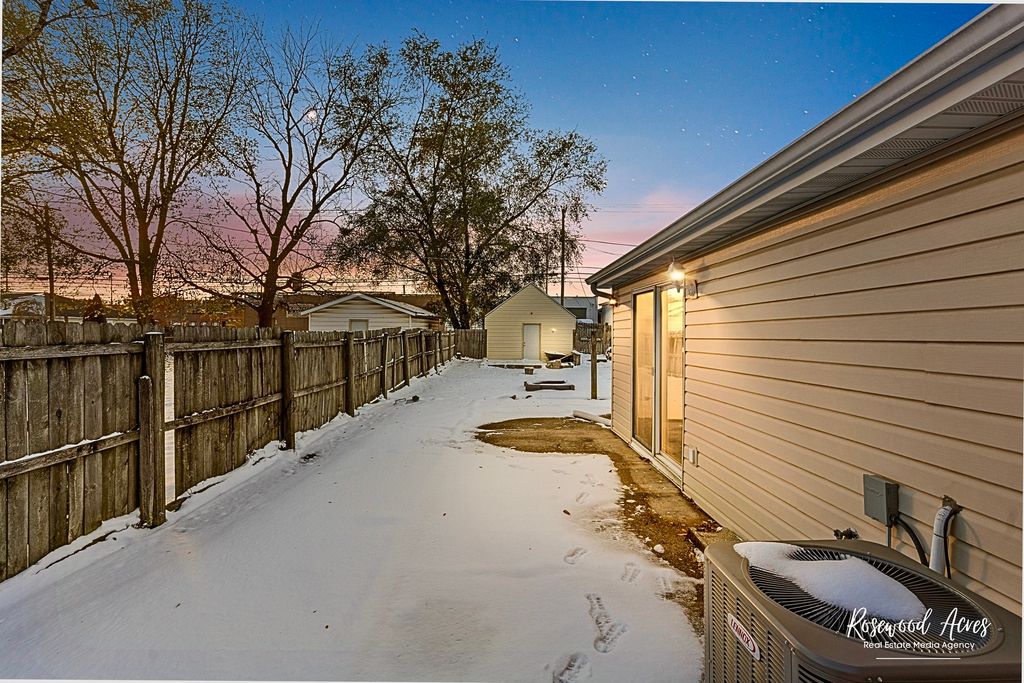 Image 23 of property listing at 453 S Dearborn Avenue, Bradley, IL 60915