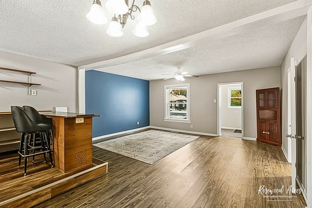 Image 7 of property listing at 453 S Dearborn Avenue, Bradley, IL 60915