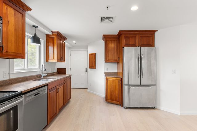24 Glenwood Avenue 3, Walpole, MA 02081