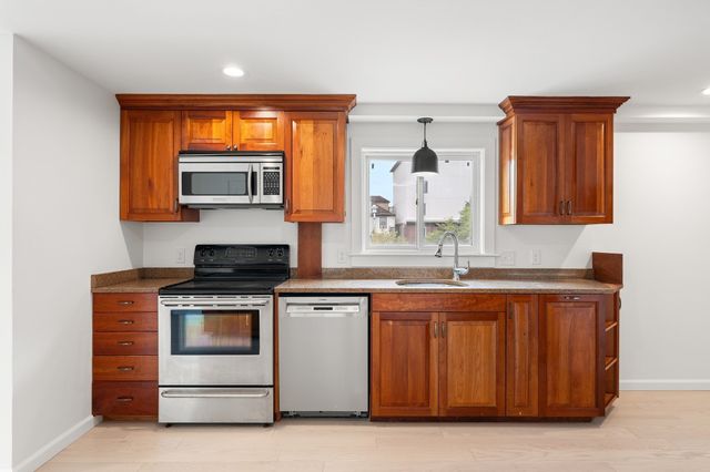 24 Glenwood Avenue 3, Walpole, MA 02081