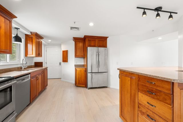 24 Glenwood Avenue 3, Walpole, MA 02081