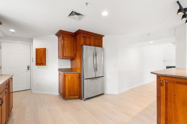 24 Glenwood Avenue 3, Walpole, MA 02081