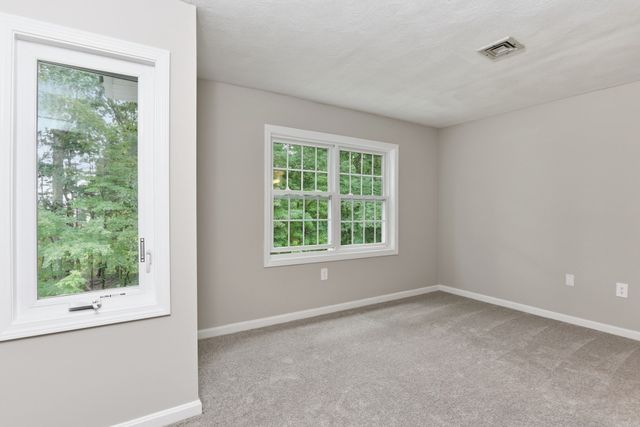 126 Patrick Rd 126, Tewksbury, MA 01876
