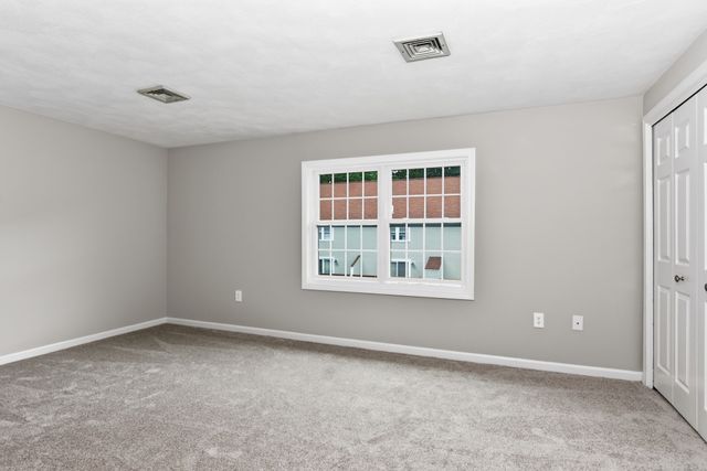126 Patrick Rd 126, Tewksbury, MA 01876