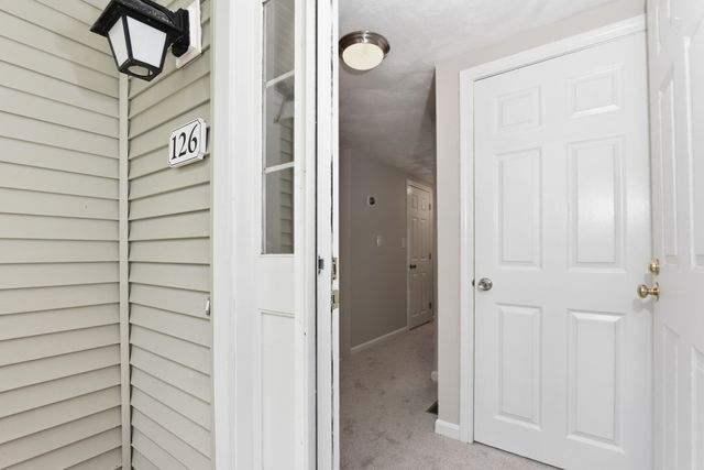 126 Patrick Rd 126, Tewksbury, MA 01876