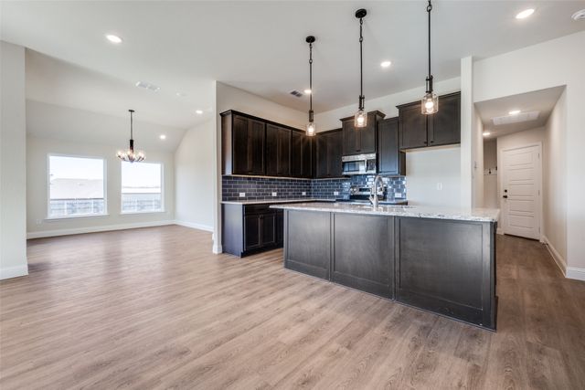 104 Ranchview, Valley View, TX 76272