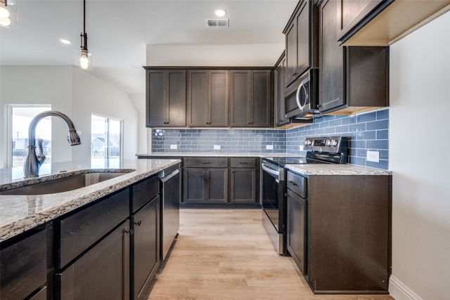 104 Ranchview, Valley View, TX 76272