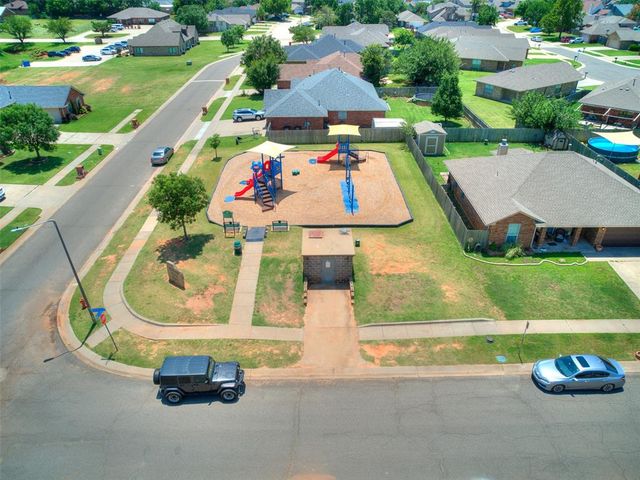 421 Madison Place Drive, Moore, OK 73160