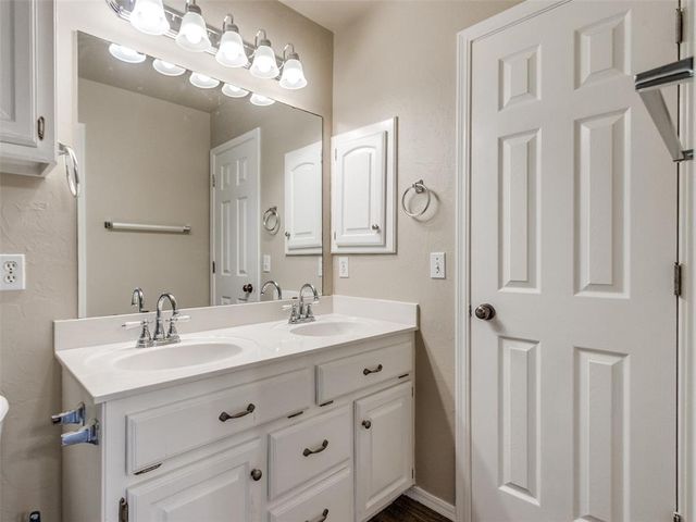 421 Madison Place Drive, Moore, OK 73160