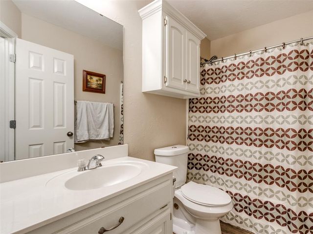 421 Madison Place Drive, Moore, OK 73160